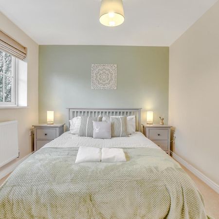 Silver Stag Properties, 3 Bedroom W Parking And Garden Smisby Exterior photo