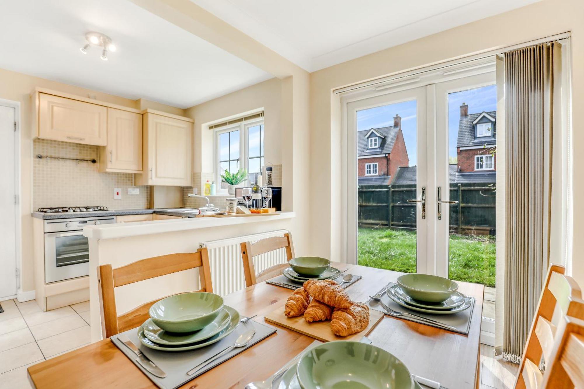 Silver Stag Properties, 3 Bedroom W Parking And Garden Smisby Exterior photo