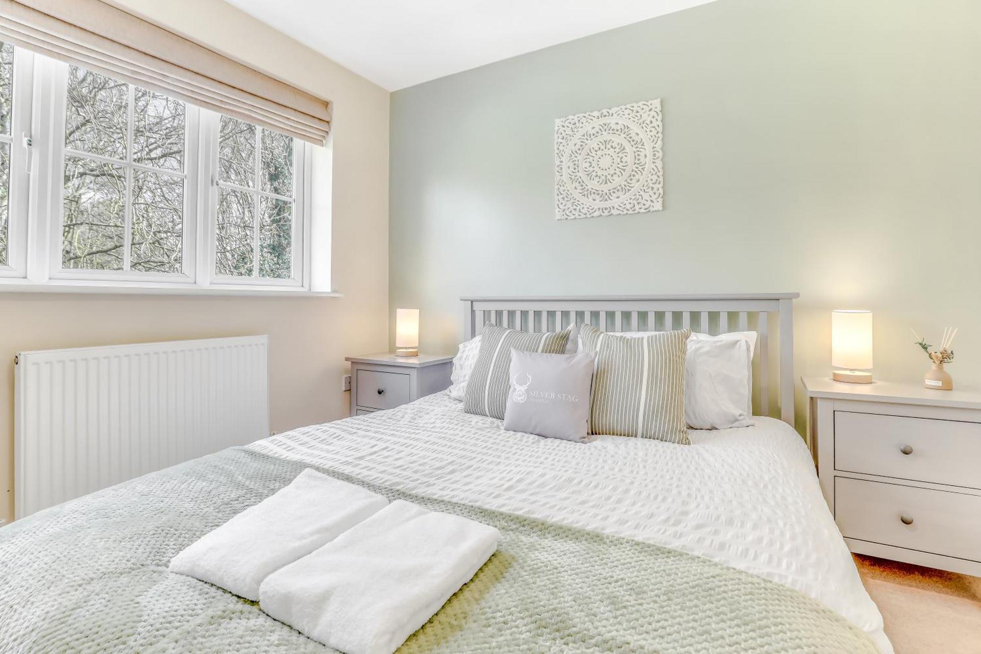 Silver Stag Properties, 3 Bedroom W Parking And Garden Smisby Exterior photo